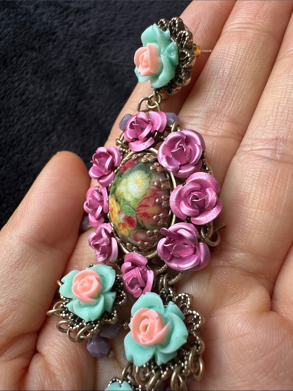 Vintage Floral Chandelier Earrings Rose Cameo Beaded Statement Gold Tone - Picture 9 of 9
